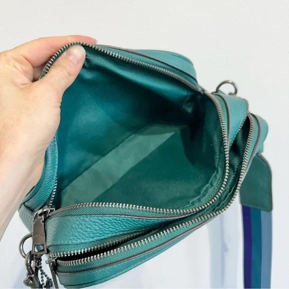 Coach Jes Crossbody With Horse And Carriage Embossed Pebbled leather Viridian